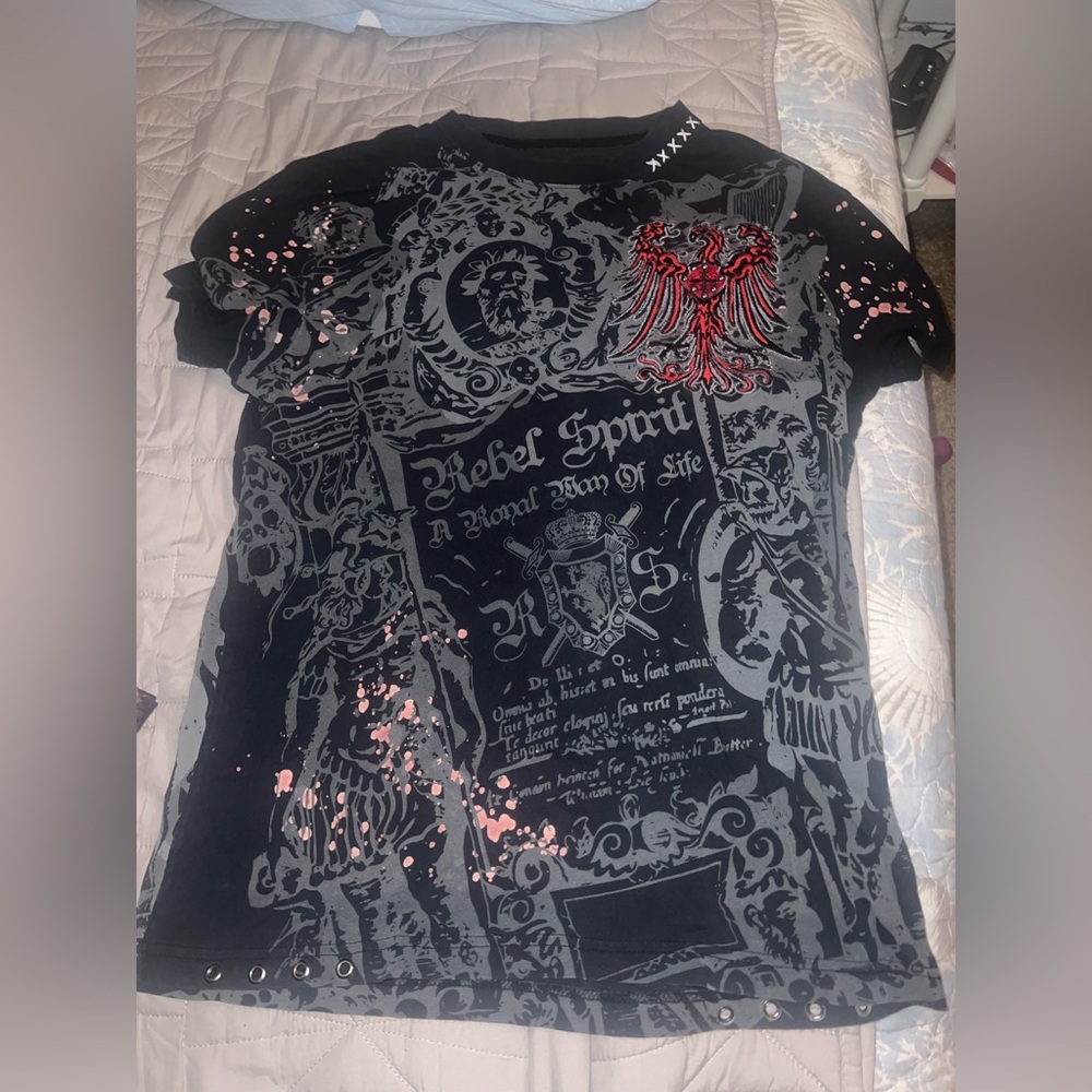 Rebel Spirit Black & Red Embroidery T Shirt Mens Medium